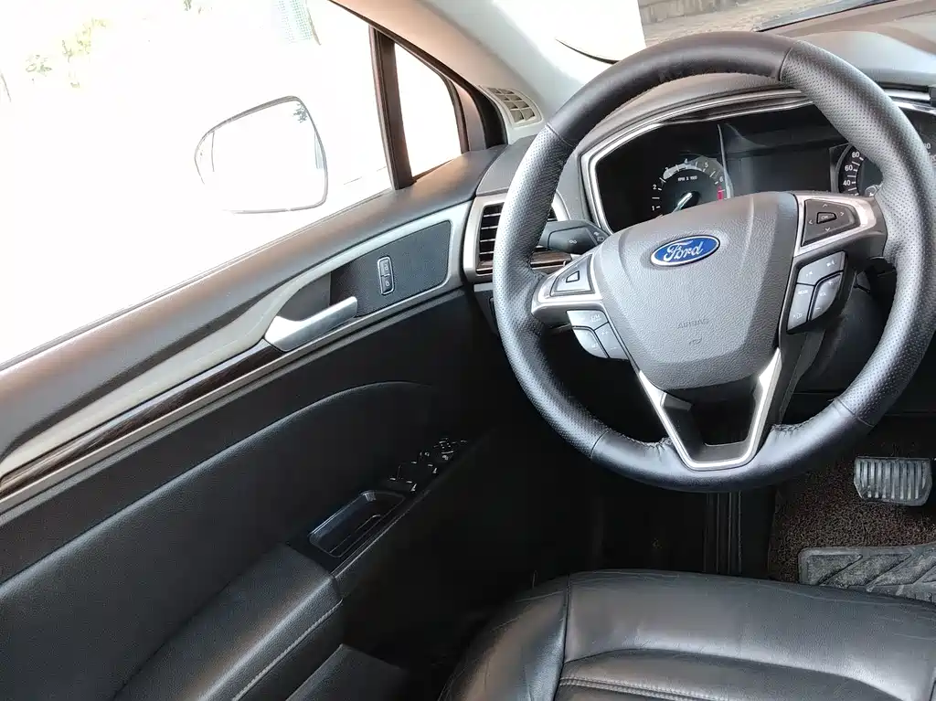 Ford Mondeo 2015 — фото 13