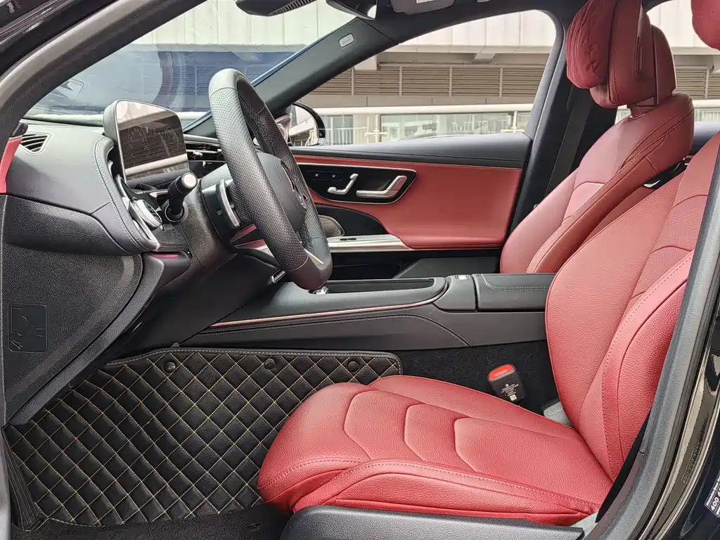 Mercedes-Benz E-Class 2025 — фото 12