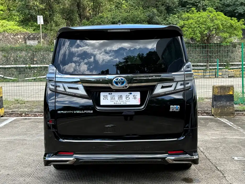 Toyota Vellfire 2021 — фото 12