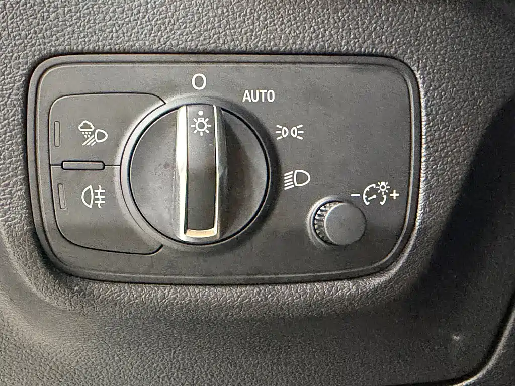 Audi Q2L 2022 — фото 8