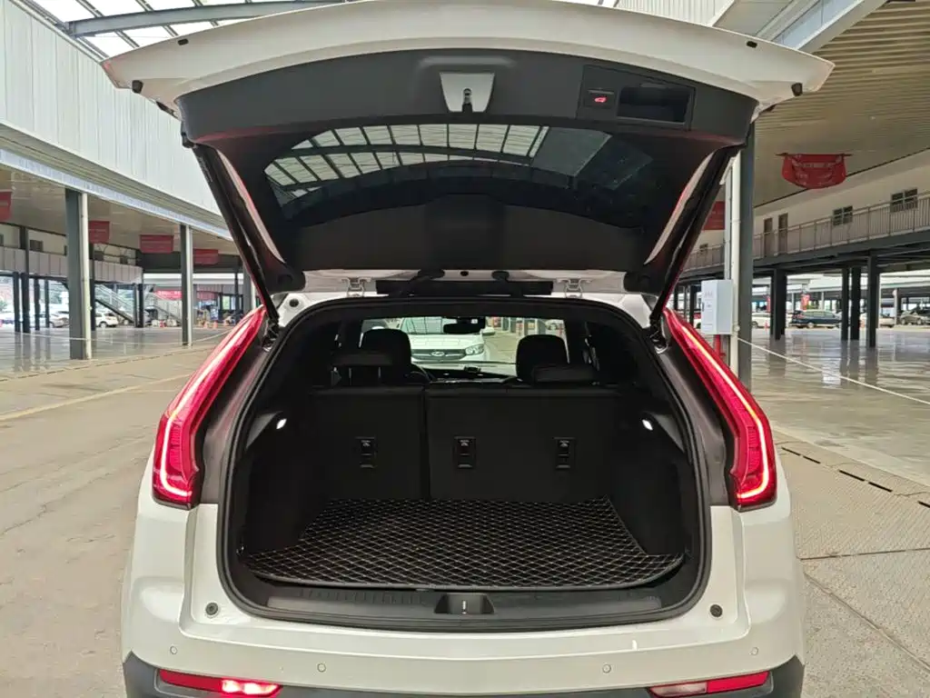 Cadillac XT4 2022 — фото 19