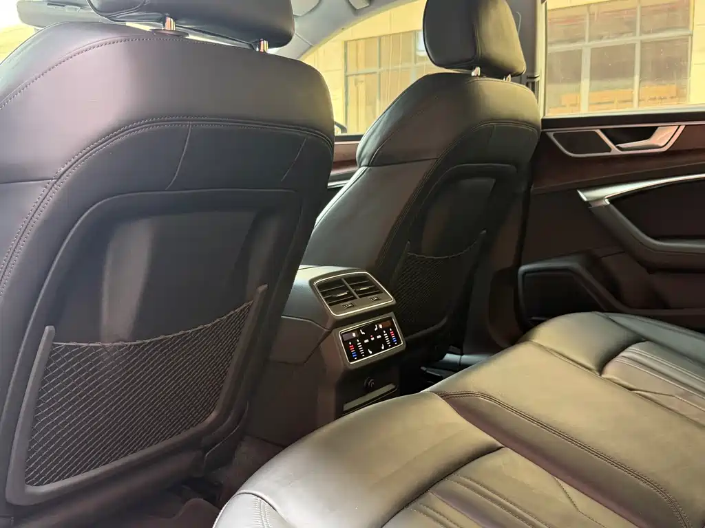 Audi A7 2022 — фото 12