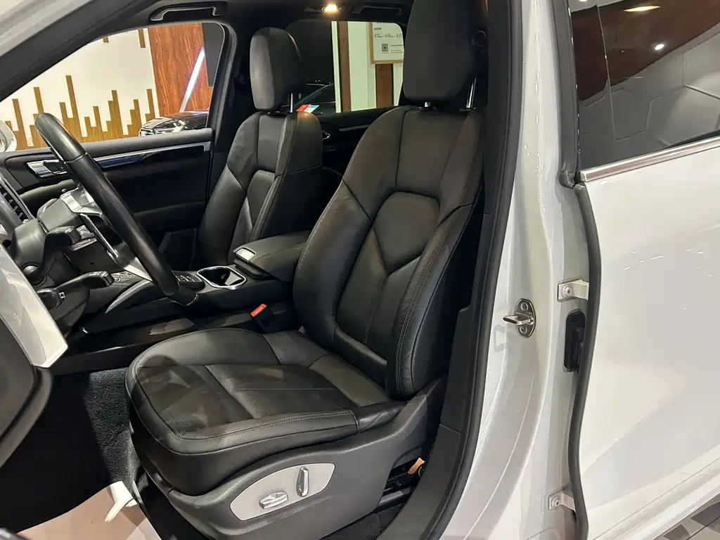 Porsche Cayenne 2016 — фото 13