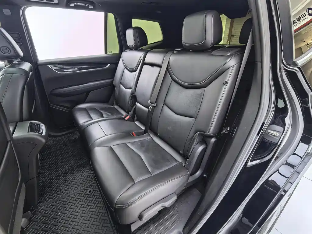 Cadillac XT6 2021 — фото 18