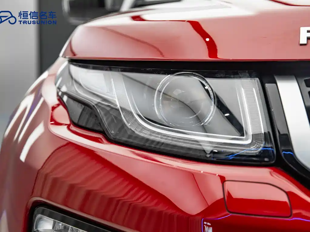 Land Rover Evoque 2018 — фото 10