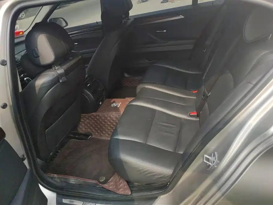 BMW 5 Series 2015 — фото 11