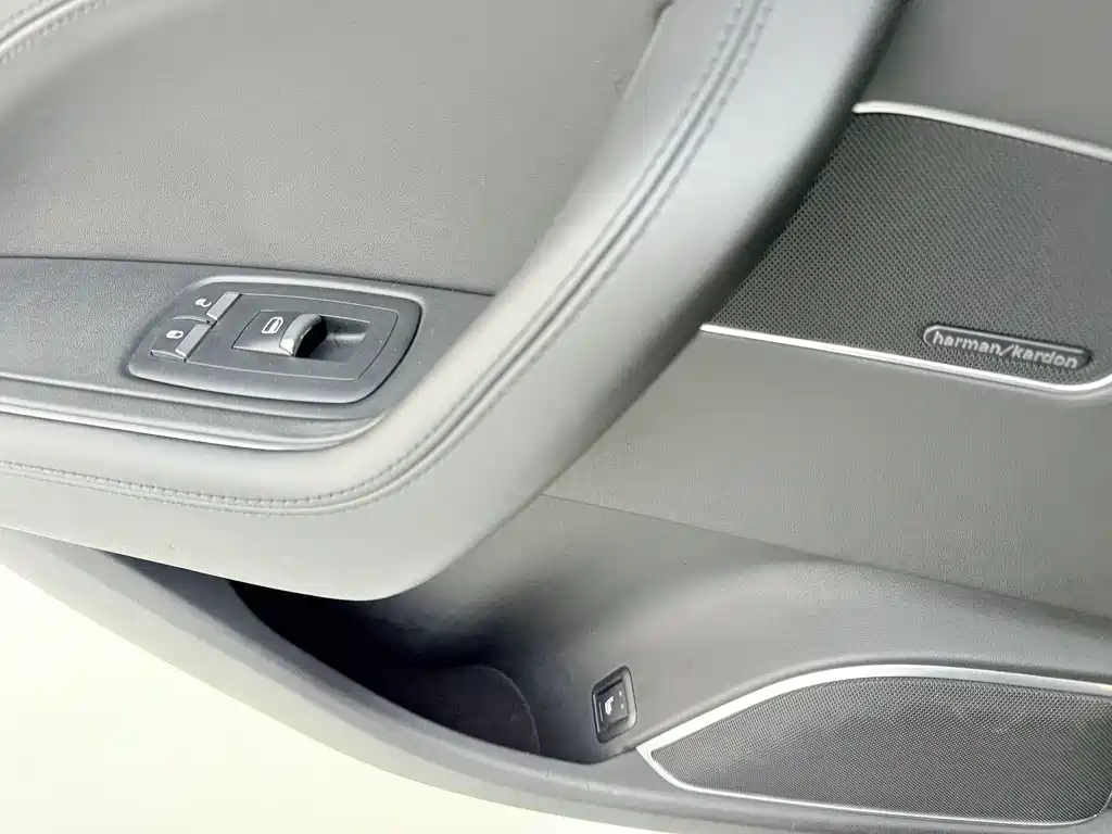 Maserati Levante 2017 — фото 10
