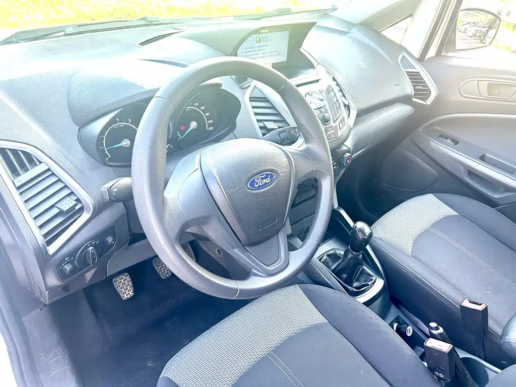 Ford Ecosport 2016 — фото 11