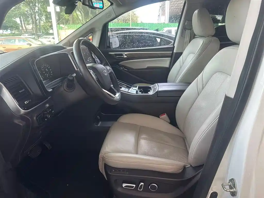 GAC Motor Trumpchi M8 2022 — фото 7