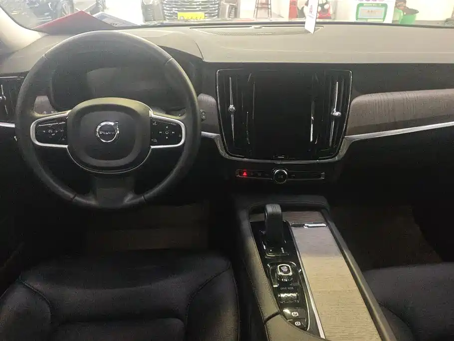 Volvo V90 2021 — фото 12