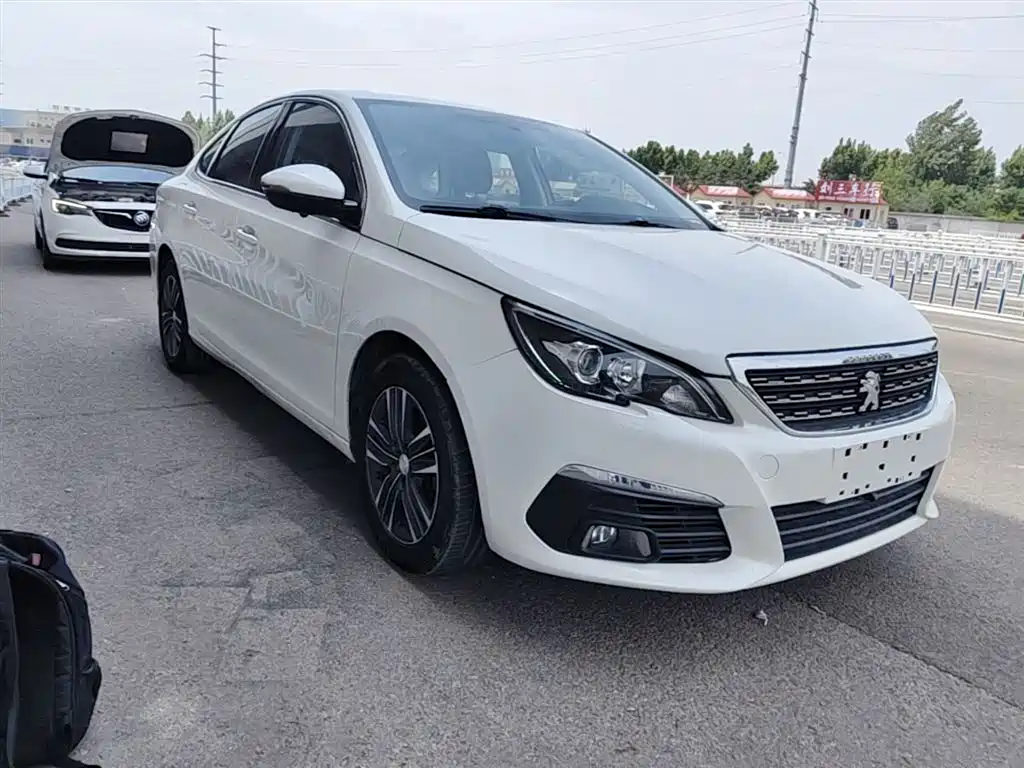 Peugeot 308 2017 — фото 4