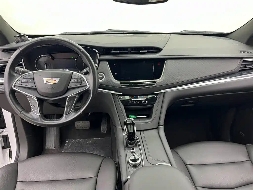 Cadillac XT5 2023 — фото 8