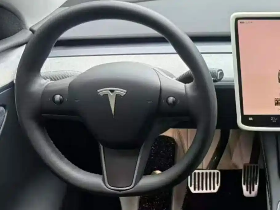 Tesla Model Y 2024 — фото 15