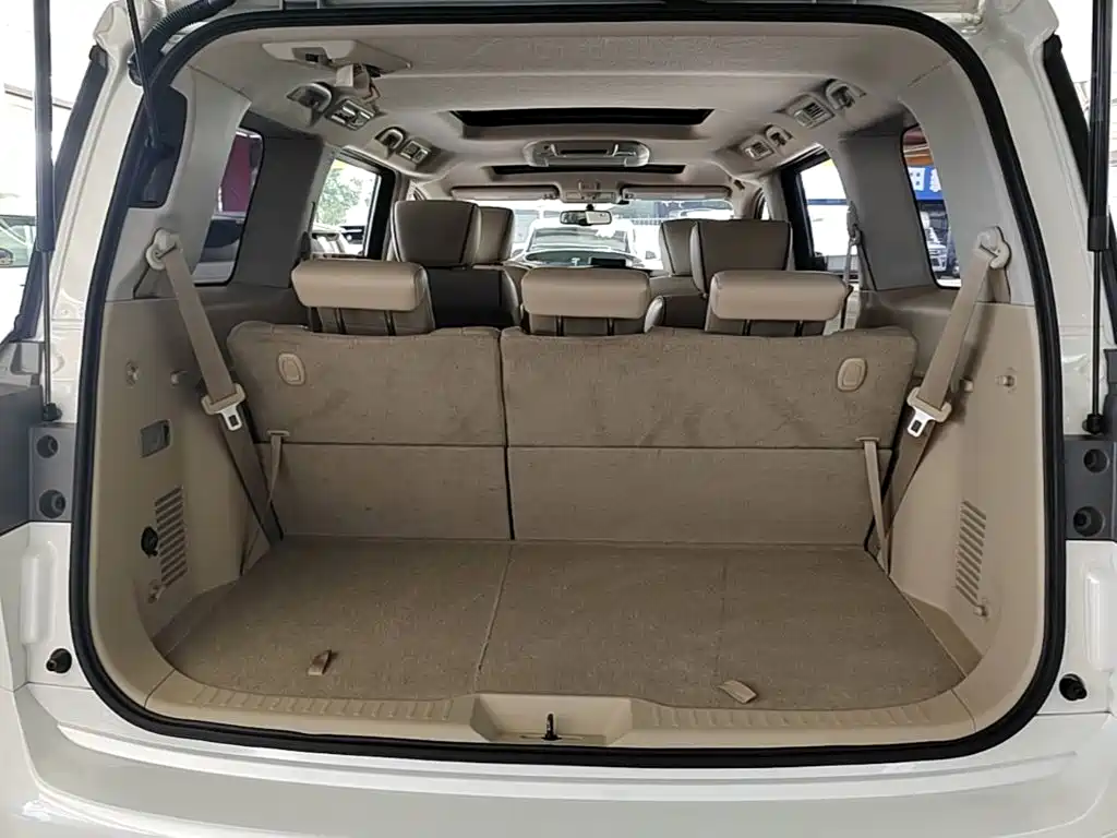 Nissan Quest 2017 — фото 19