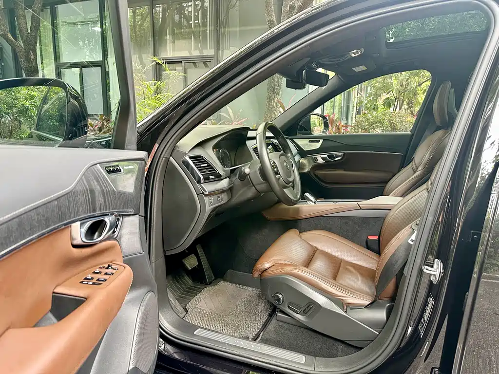 Volvo XC90 2021