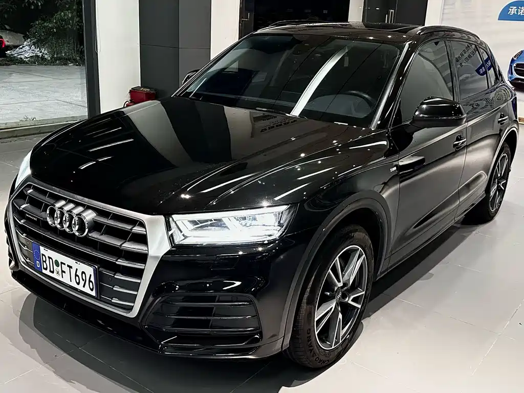 Audi Q5L 2021 — фото 1