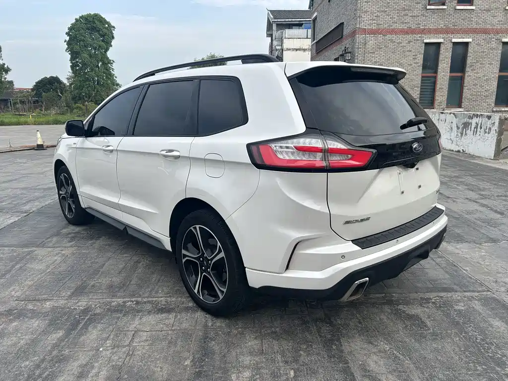Ford Edge 2020 — фото 7
