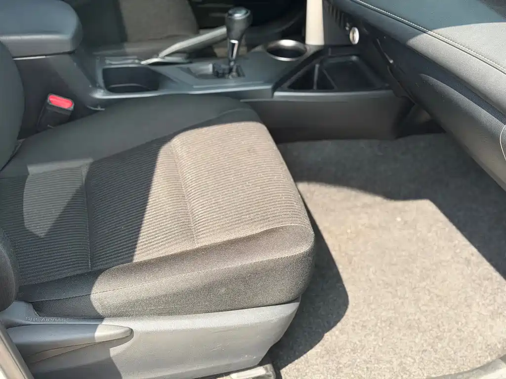 Toyota RAV4 2016 — фото 10