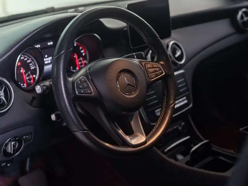 Mercedes-Benz GLA 2018 — фото 17