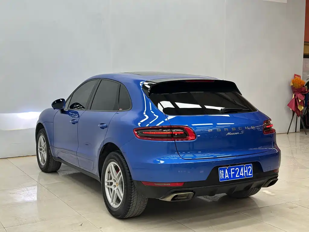 Porsche Macan 2017 — фото 12