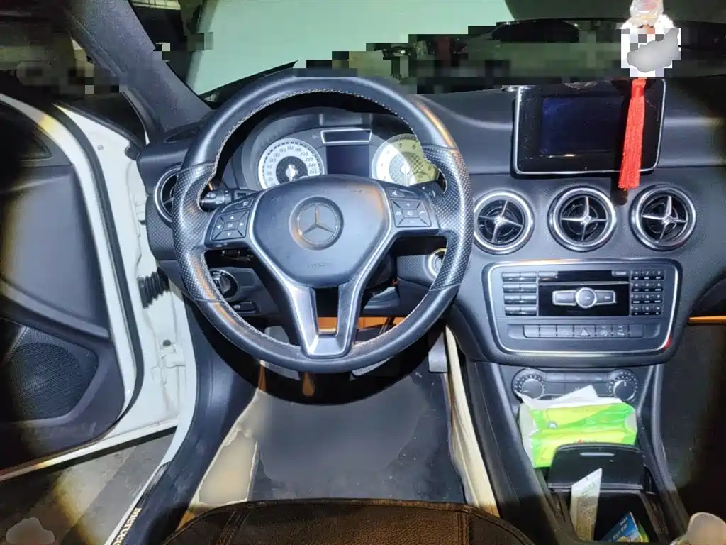 Mercedes-Benz A-Class 2015 — фото 3