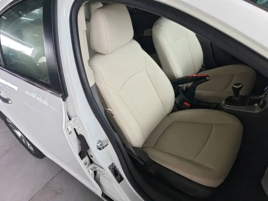 Chevrolet Cruze 2015 — фото 25
