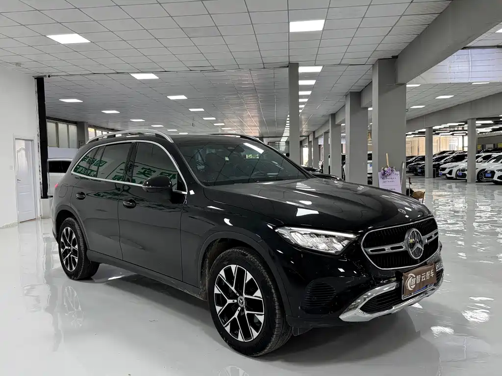 Mercedes-Benz GLC 2025
