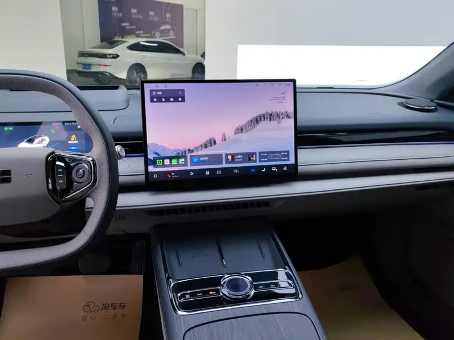 Geely Galaxy Starshine 8 2025 — фото 13