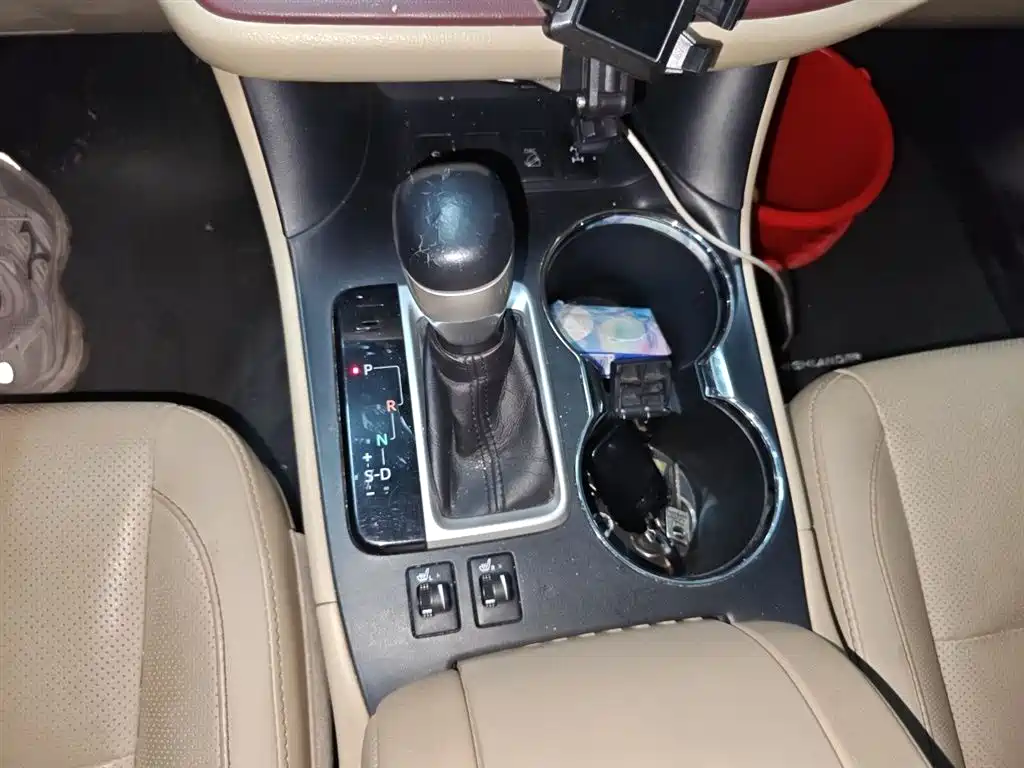 Toyota Highlander 2017 — фото 11