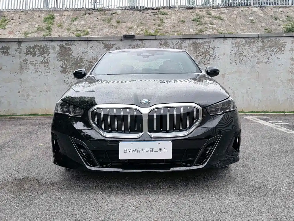 BMW 5 Series 2025