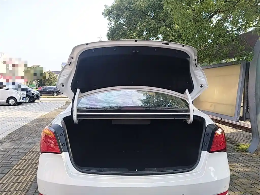 Hyundai Mistra 2015 — фото 19