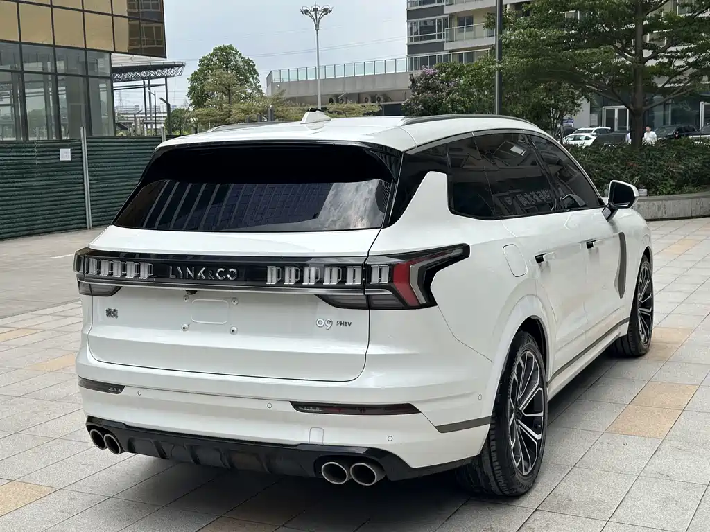 Lynk & Co 09 EM-P 2023 — фото 20