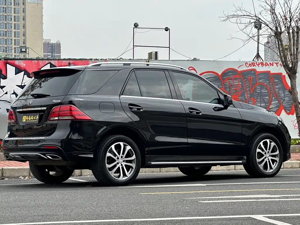 Mercedes-Benz GLE 2016