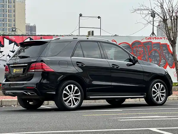 Mercedes-Benz GLE 2016