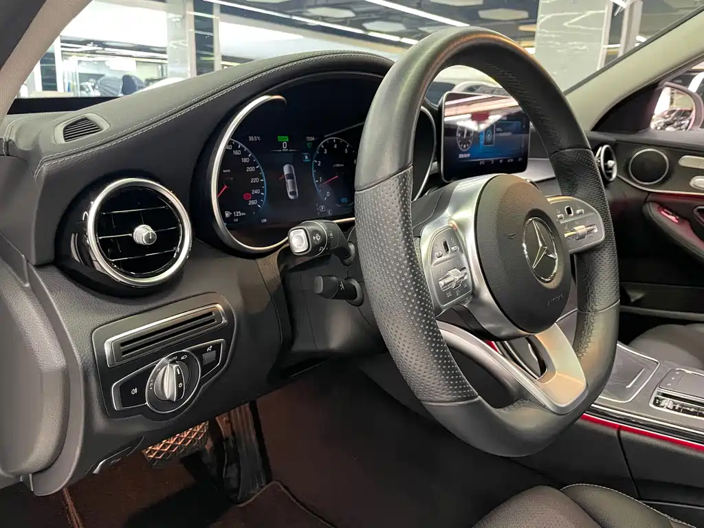 Mercedes-Benz C-Class 2020 — фото 16