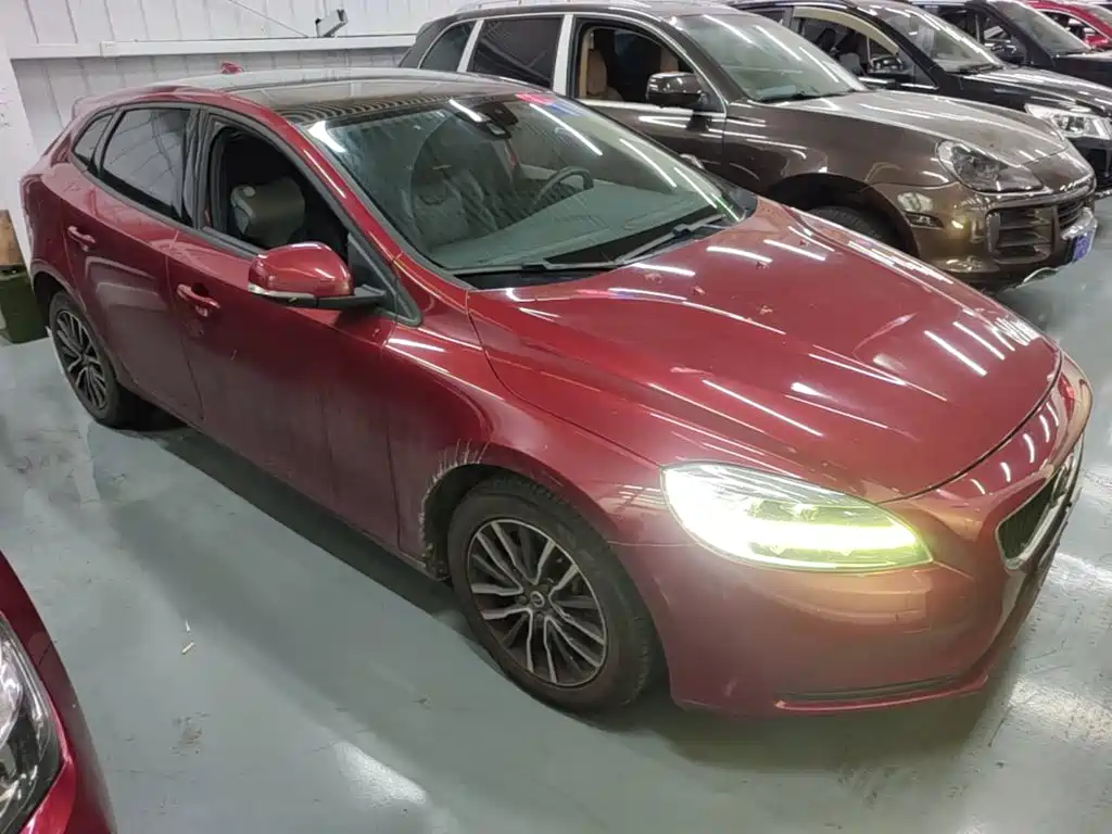 Volvo V40 2017