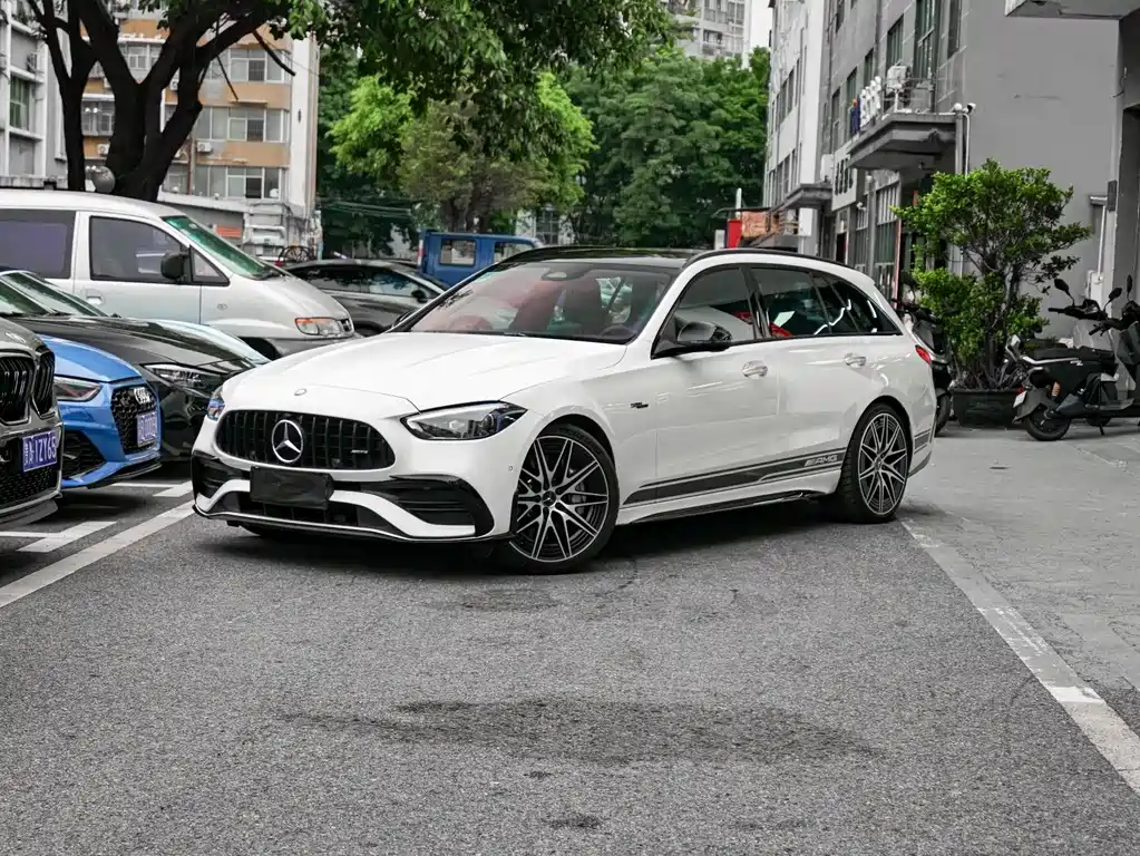 Mercedes-Benz C-Class AMG 2024 — фото 1