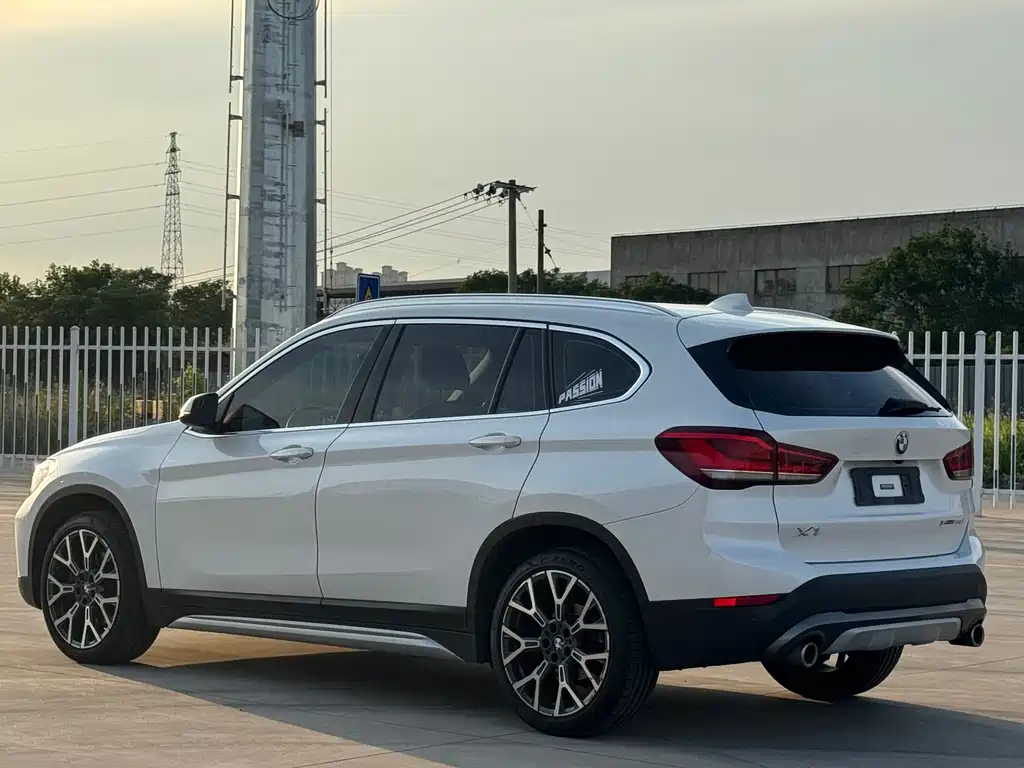 BMW X1 2021 — фото 4