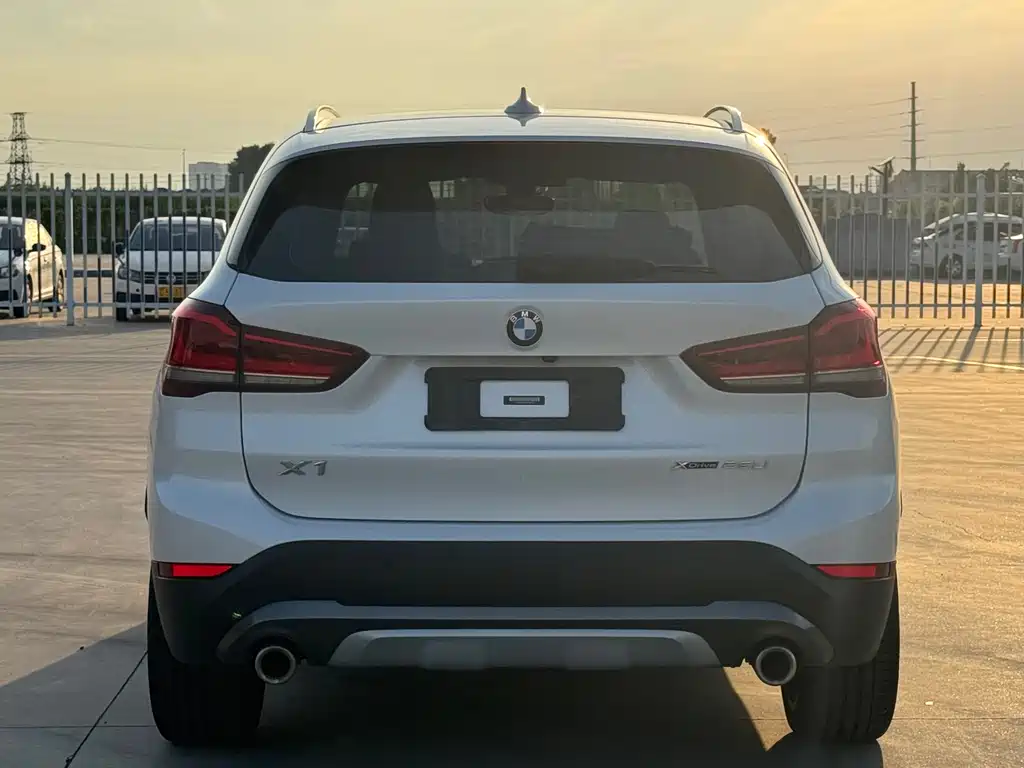 BMW X1 2021 — фото 5