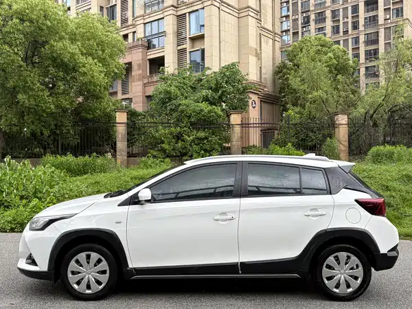 Toyota Yaris L 2022