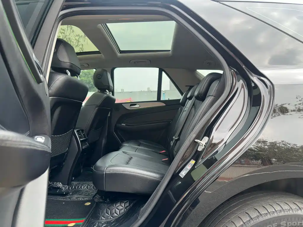 Mercedes-Benz GLE 2016 — фото 11