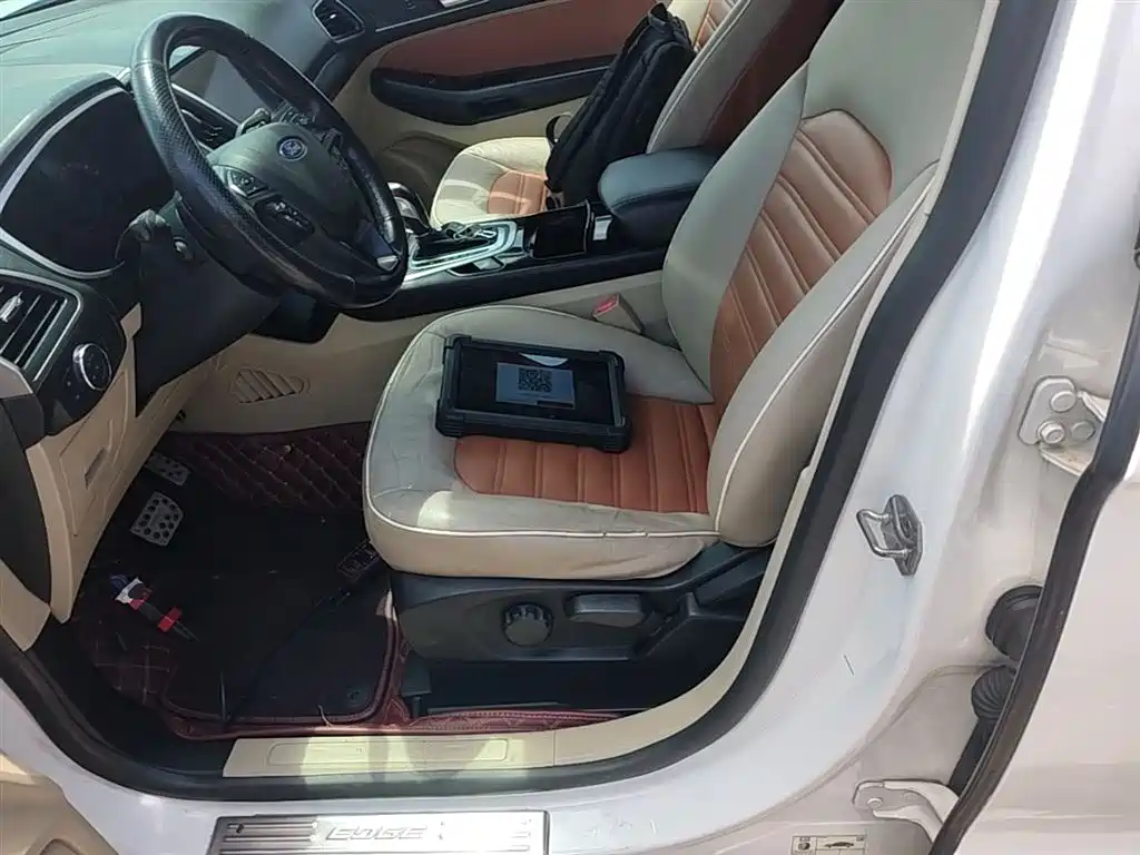 Ford Edge 2015 — фото 15