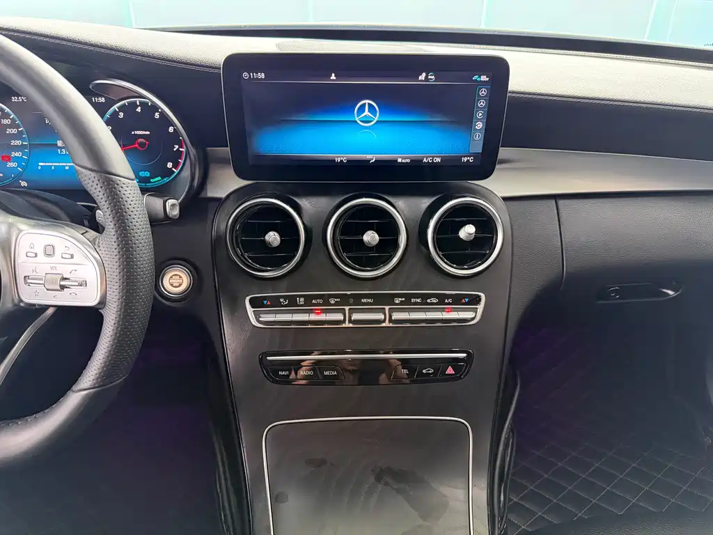 Mercedes-Benz C-Class 2021 — фото 15