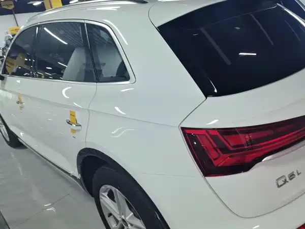 Audi Q5L 2022