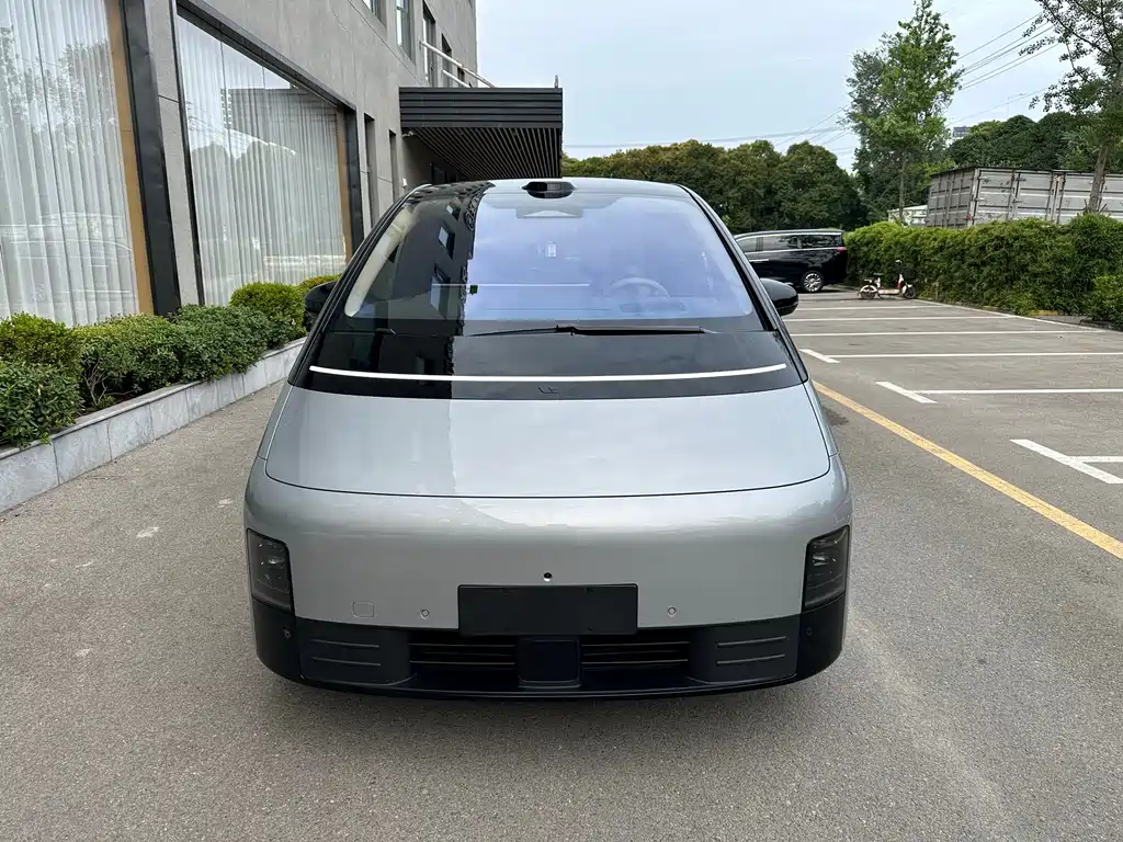 Li Auto Li MEGA 2025