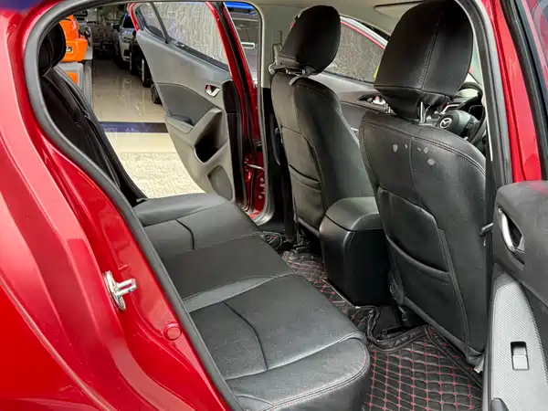 Mazda 3 Axela 2016