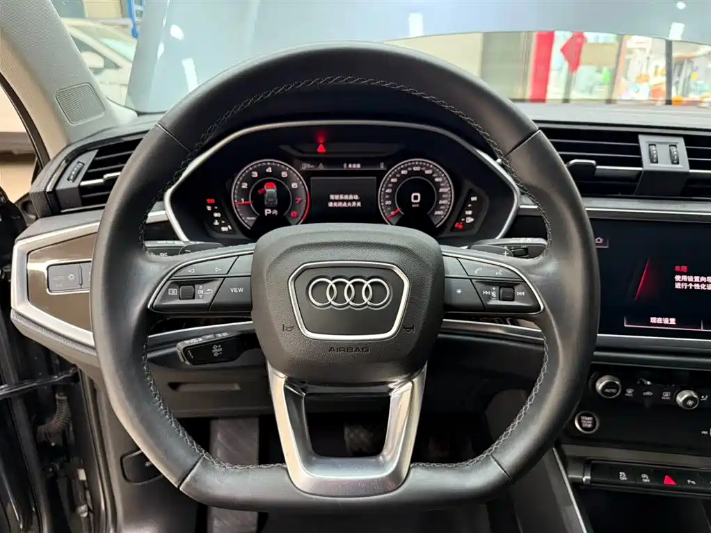 Audi Q3 2023 — фото 11