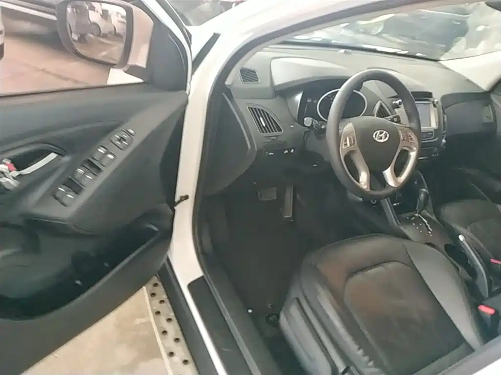 Hyundai ix35 2015 — фото 16