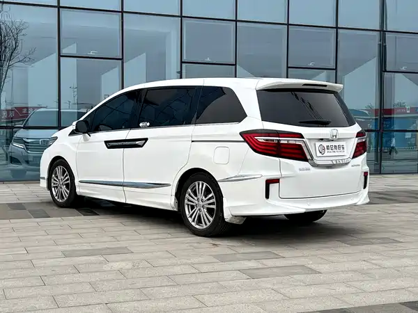 Honda Elysion 2016