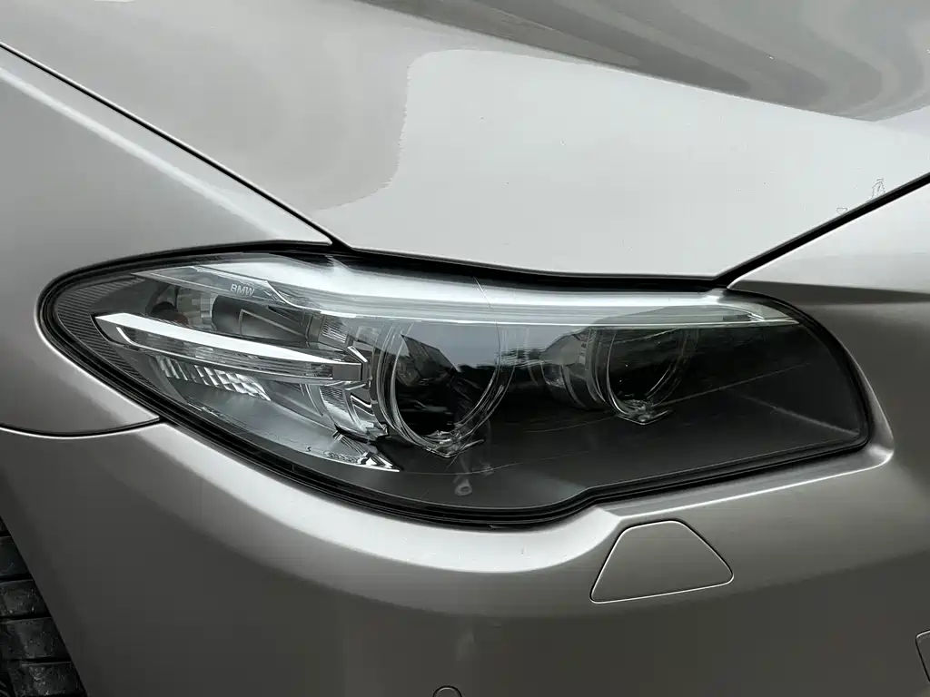 BMW 5 Series 2015 — фото 9
